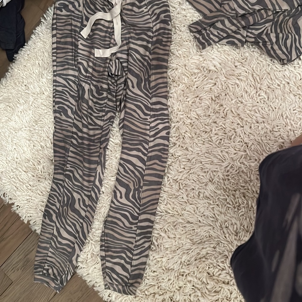 Chaser Matching Set - image 2